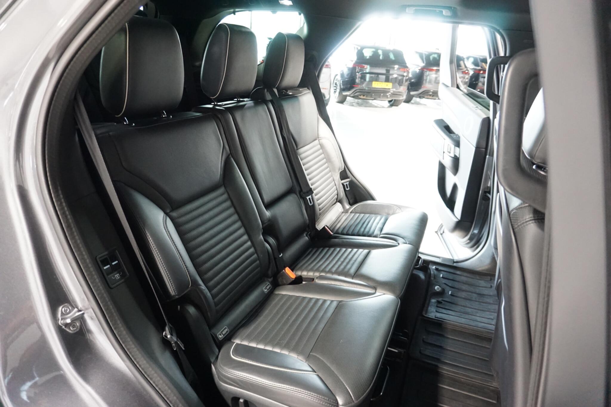 Land Rover Discovery 3.0 SD V6 HSE SUV 5dr Diesel Auto 4WD Euro 6 (s/s) (306 ps)